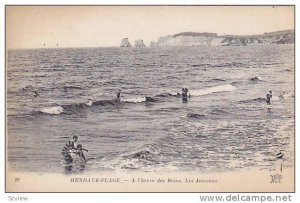 A l'Heure Des Bains, Les Jumeaux, Hendaye-Plage, Pyrénées-Atlantiques, Fran...