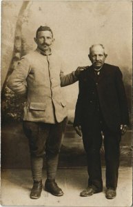 CPA carte photo CHAULNES father and son (19101)