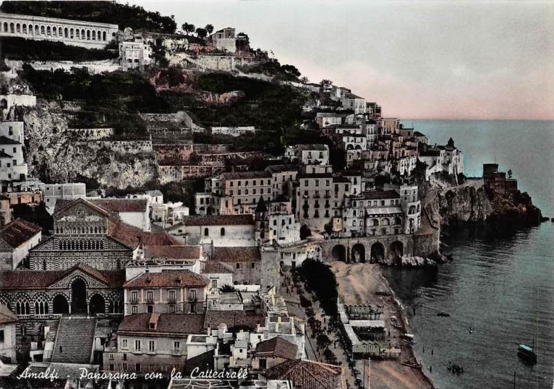 Italy   Amalfi    Panorama con la Cattedrale