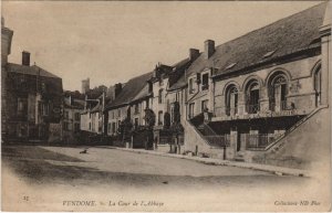 CPA VENDOME-Cour de lAbbaye (26629)