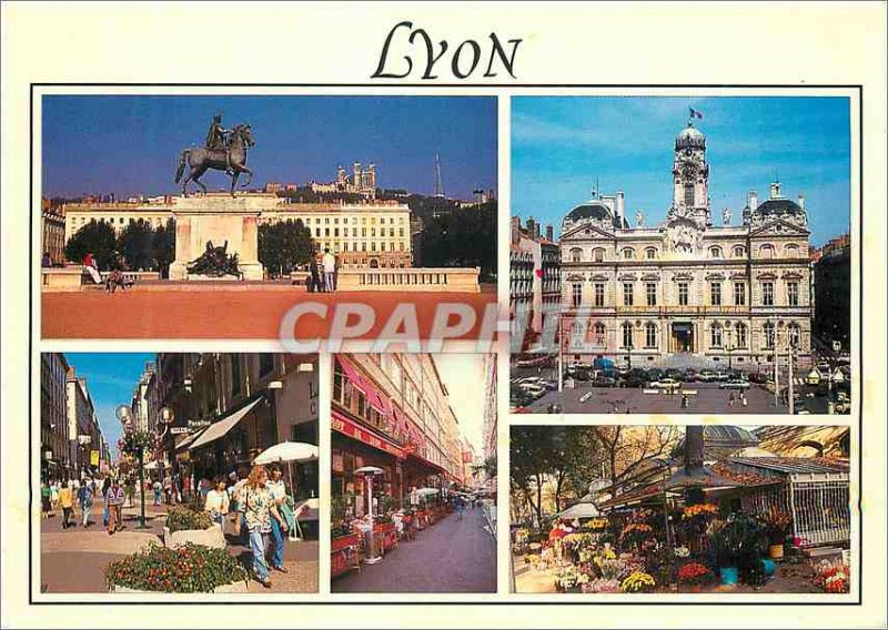 Postcard Modern Lyon Bellecour Square Hotel de Ville Rue Victor Hugo Street M...