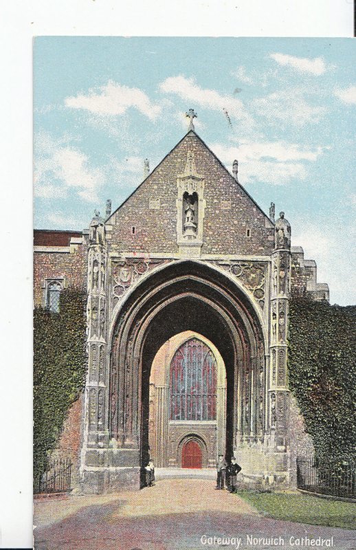 Norfolk Postcard - Gateway - Norwich Cathedral    CC376