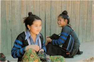 CPM AK THAILAND Refugee women working with Cama handicrafts (345300)