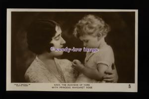 r3307 - The Duchess of York with toddler Princess Elizabeth - postcard - Tuck's