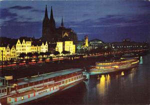 GG13900 Koeln am Rhein Dampferanlegestellen und Dom Schiff River Boats Cathedral