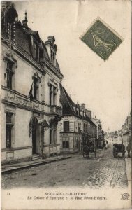 CPA NOGENT-le-ROTROU - La Caisse d'Epargne et la Rue St-Hilair (131755)