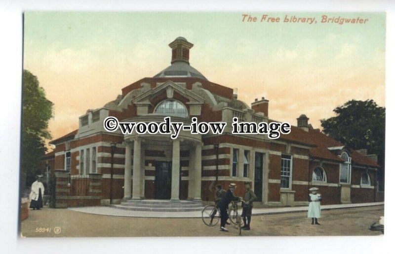 tq0469 - Somerset - Early View of the Free Library, in Bridgewater - Postcard