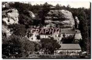 Modern Postcard Les Eyzies Capital of Prehistory The Village troglodyte Girou...