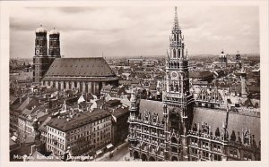 Germany Muenchen Rathaus und Frauenkirche Photo