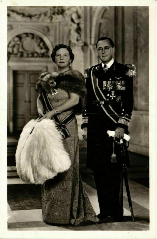 CPA AK H.M.Koningin Juliana en Prins Bernhard DUTCH ROYALTY (746713)