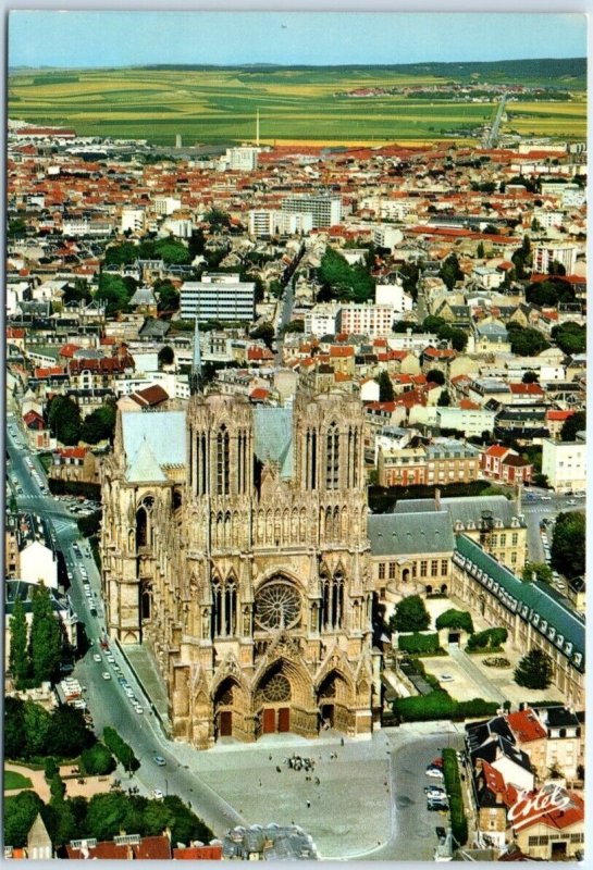 Postcard - Vue aérienne de la façade de la cathedrale Notre-Dame - Reims, France