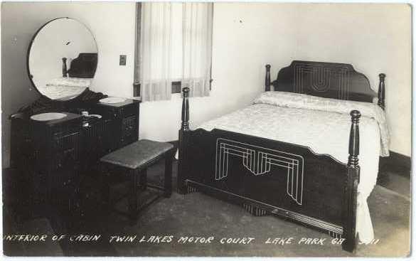 RPPC of Interior of Cabin Twin Lakes Motor Court Lake Park GA