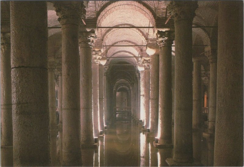 Turkey Postcard - Istanbul, Interior of The Cistern Yerebatan  RR18212