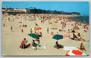 New London  Connecticut  Ocean Beach  Sand & Glam  Postcard  1960