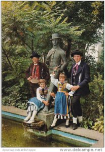 Germany Straubing Bruder Straubinger Brunnen und Niederbayerische Trachten