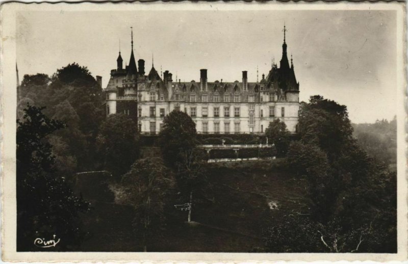 CPA Env. de NOAILLES Chateau de MOUCHY - Facade est (131015)