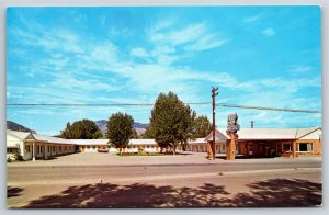 Cody Wyoming~Blue Haven Motel~Roadside~Vintage Postcard