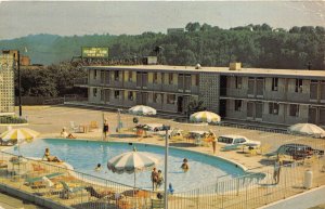 Lynchburg Virginia 1977 Postcarrd Ramada Presidential Inn Motel Pool