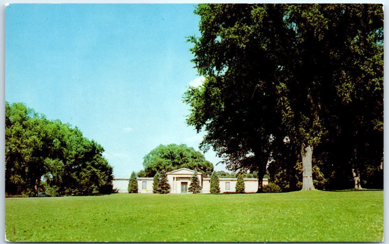 River Side Park Mausoleum, River Side Park Cemetery Moline, Illinois