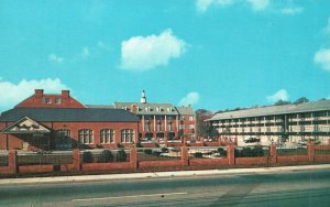 Vintage Postcard Heritage Inn Guest Rooms Family Suites Williamsburg Virginia VA