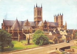 BR91027 lincoln cathedral from eastgate hotel   uk