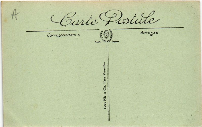 CPA Volvic Statue de la Madone FRANCE (1289037)