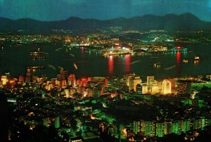 VINTAGE CONTINENTAL SIZE POSTCARD 1980s VIEW OF HONG KONG AT NIGHT
