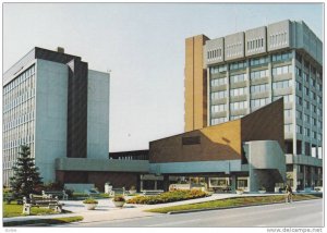 Oshawa Civic Square, Oshawa,  Ontario, Canada, 40-60s