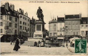 CPA Lons le Saunier Place de la Liberte (1265234)