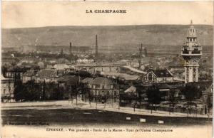 CPA ÉPERNAY Vue générale bords de la MARNE (491192)