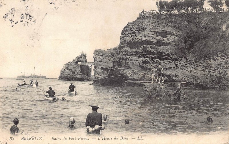France 1909 Biarritz Bains du Port-Vieux L'Heure du Bain Boats vintage p...