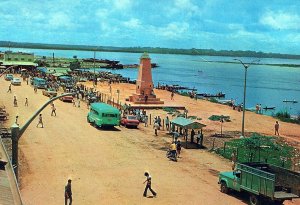 VINTAGE CONTINENTAL SIZE POSTCARD UCAYALI RIVER PUCALLPA PERU