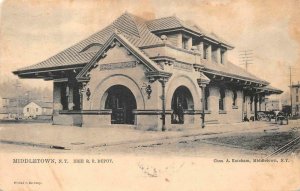 MIDDLETOWN NEW YORK ERIE RAILROAD TRAIN DEPOT POSTCARD 1905