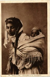 CPA AK Ideale 28 Scenes Types Femme Arabe son moutchachou ALGERIE (821097)