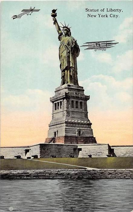 New York City   Airplanes circling  Statue of Liberty