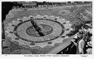 Floral Clock, Princes Street Gardens Edinburgh, Scotland Unused real photo