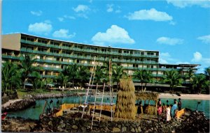 VINTAGE POSTCARD HOTEL KING KAMEHAMEHA AND ANCIENT TEMPLE IN FOREGROUND HAWAII