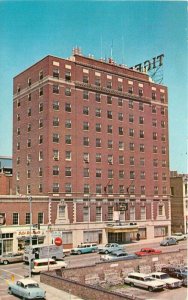 Autos Chas Mar Pictures Columbia Missouri Tiger Motor Hotel Postcard 20-13475