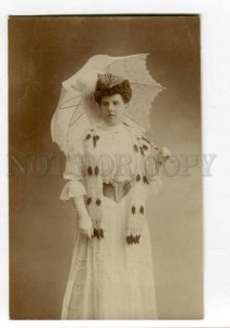 264984 RUSSIA PETERSBURG Rich Lady WHITE DRESS old REAL PHOTO