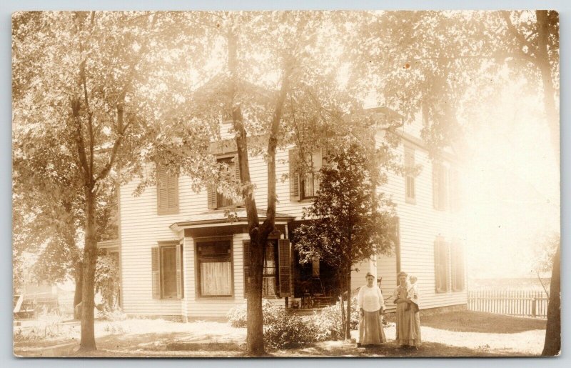 Cornell Illinois~TE Miner Home~Nancy & Grandchild~Daughter-in-Law~Max~1908 RPPC