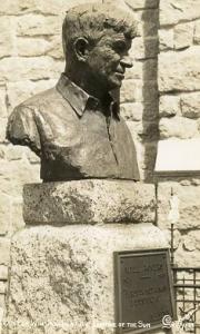 CO - Colorado Springs. Shrine of the Sun, Bust of Will Rogers    *RPPC