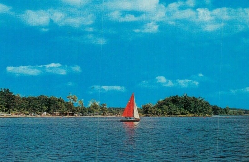 Canada Lake For Swimming Waterskiing Boating and Fishing Cornwall Postcard 07.74 