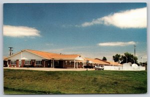 Roadside Motel~Best Western Acorn Inn Cameron Missouri~Vintage Postcard