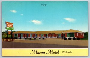 Roadside~Illinois~Macon Motel & Sign Exterior View On US 51~Aurora Vintage PC
