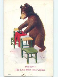 Pre-Linen comic signed WALL - HUMANIZED BEAR IRONING CLOTHES HL2954