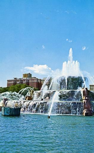 IL - Chicago, The Conrad Hilton & Buckingham Fountain