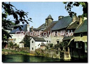 Postcard Modern Segur Le Chateau Vieiles Houses Au Bord De I'Auvezere