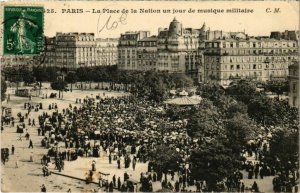 CPA PARIS 12e - La Place de la Nation un jour de musique... (77107)