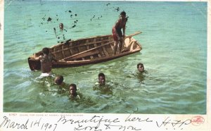 Bahamas Diving For Coins At Nassau Bahama Islands Vintage Postcard 05.32 