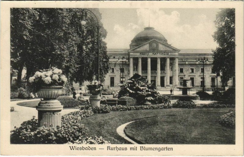 CPA AK Wiesbaden Kurhaus m. Blumengarten GERMANY (1120058)